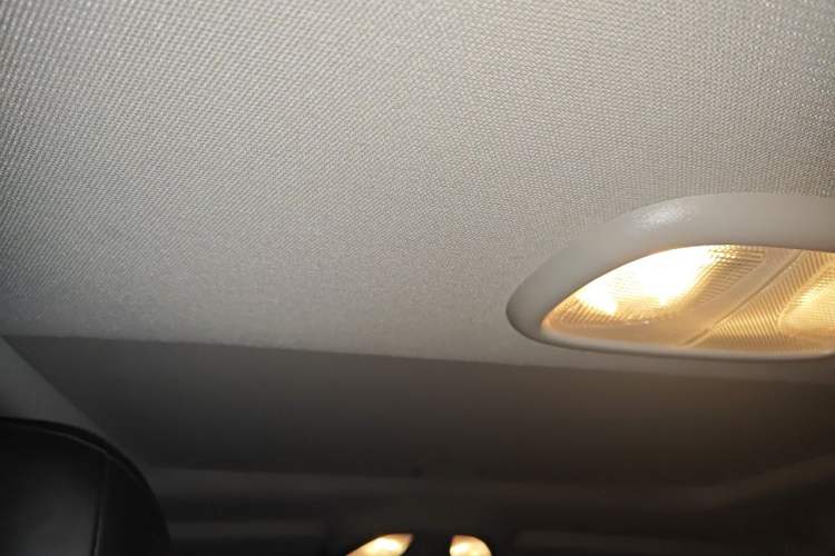Used Fiat Viaggio 2015 1.4T Automatic Enjoyment Edition Headliner