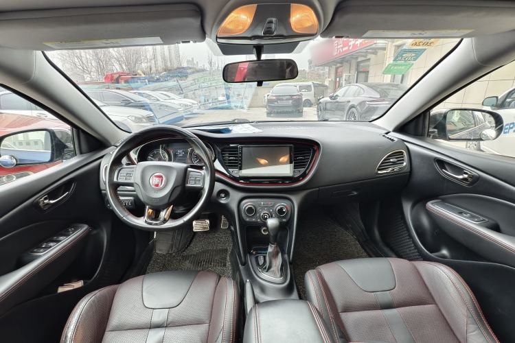 Used Fiat Viaggio 2015 1.4T Automatic Enjoyment Edition Interior 2