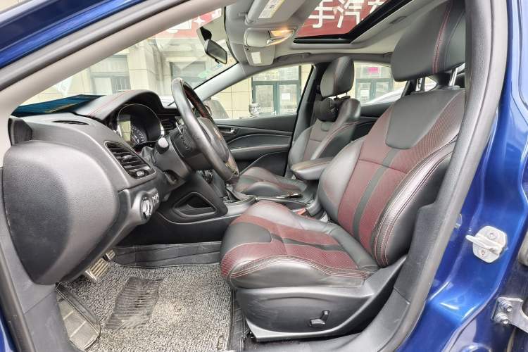 Used Fiat Viaggio 2015 1.4T Automatic Enjoyment Edition Interior 3