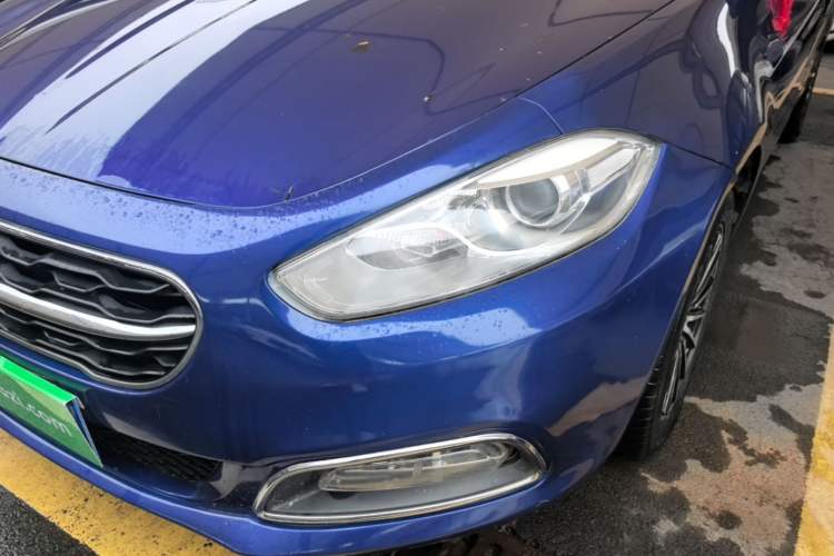 Used Fiat Viaggio 2015 1.4T Manual Enjoyment Edition Left Front Headlight