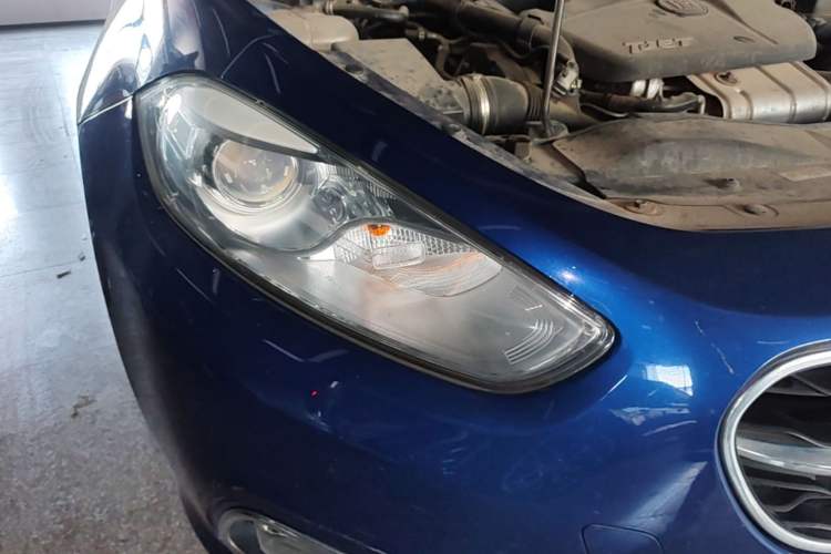 Used Fiat Viaggio 2015 1.4T Automatic Jingxiang Edition Right Front Headlight