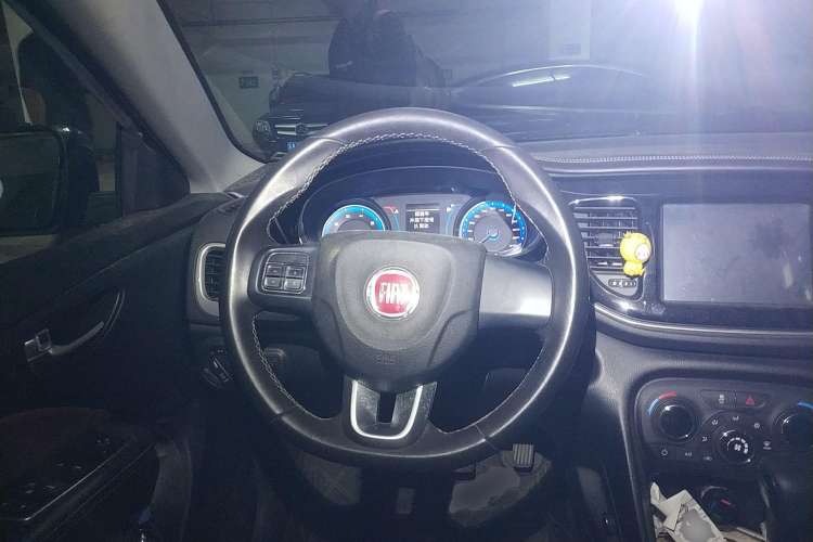 Used Fiat Viaggio 2015 1.4T Automatic Jingxiang Edition Steering Wheel