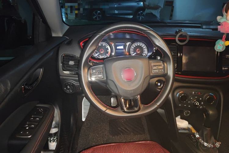 Used Fiat Viaggio 2015 1.4T Automatic Enjoyment Edition Steering Wheel