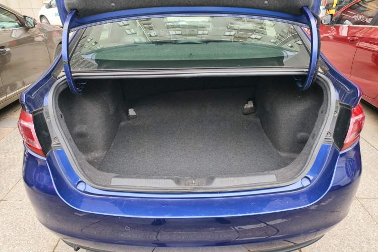 Used Fiat Viaggio 2015 1.4T Automatic Enjoyment Edition Trunk