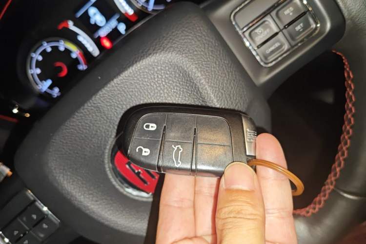 Used Fiat Viaggio 2015 1.4T Automatic Enjoyment Edition Vehicle Key