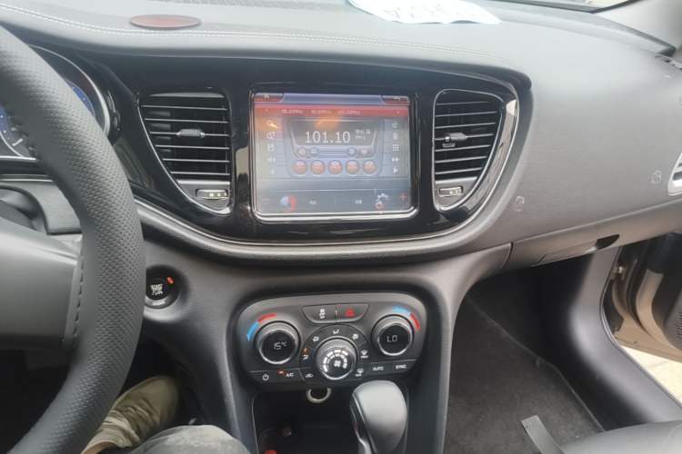 Used Fiat Viaggio 2015 1.4T Automatic Jingxiang Edition Audio And AC Panel