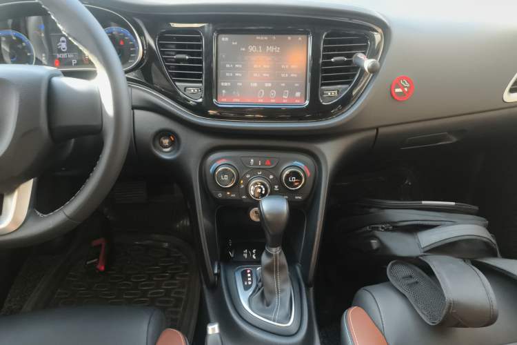 Used Fiat Viaggio 2015 1.4T Automatic Jingxiang Edition Audio And AC Panel