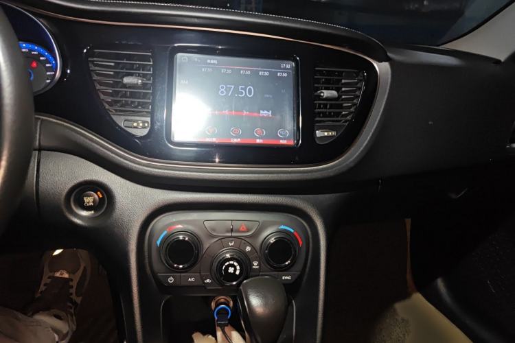 Used Fiat Viaggio 2015 1.4T Automatic Smart Edition Audio And AC Panel