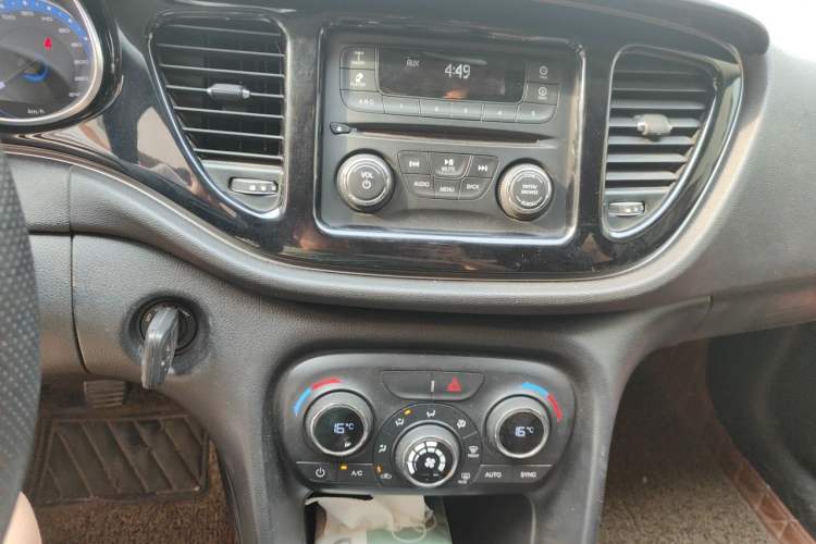 Used Fiat Viaggio 2015 1.4T Manual Jingxiang Edition Audio And AC Panel
