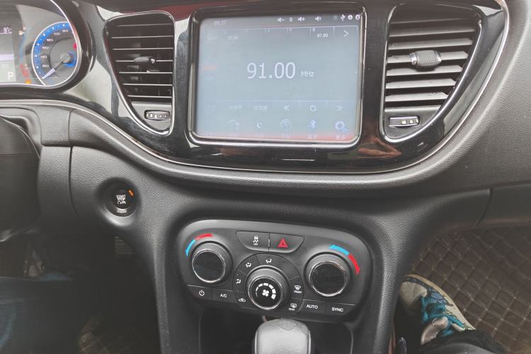 Used Fiat Viaggio 2015 1.4T Automatic Jingxiang Edition Audio And AC Panel