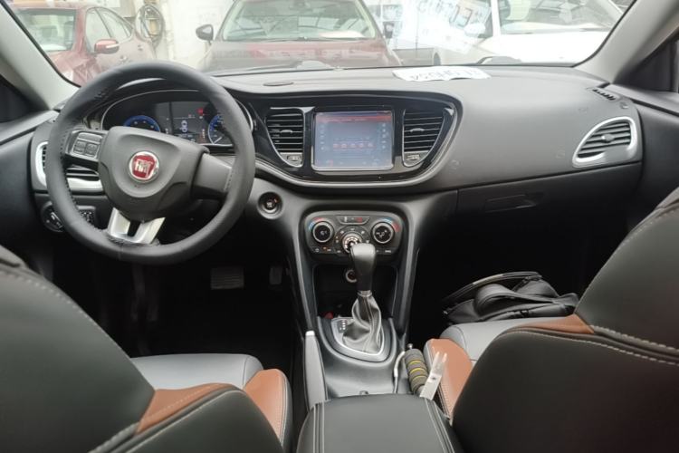 Used Fiat Viaggio 2015 1.4T Automatic Jingxiang Edition Center Console