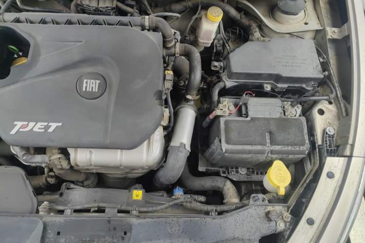 Used Fiat Viaggio 2015 1.4T Automatic Enjoyment Edition Engine Bay Left