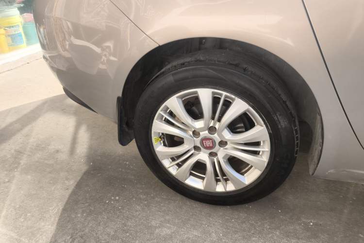 Used Fiat Viaggio 2015 1.4T Automatic Jingxiang Edition Exterior 8