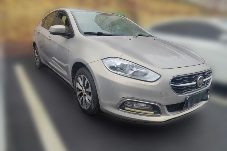 Used Fiat Viaggio 2015 1.4T Automatic Enjoyment Edition Front Right 45 Deg