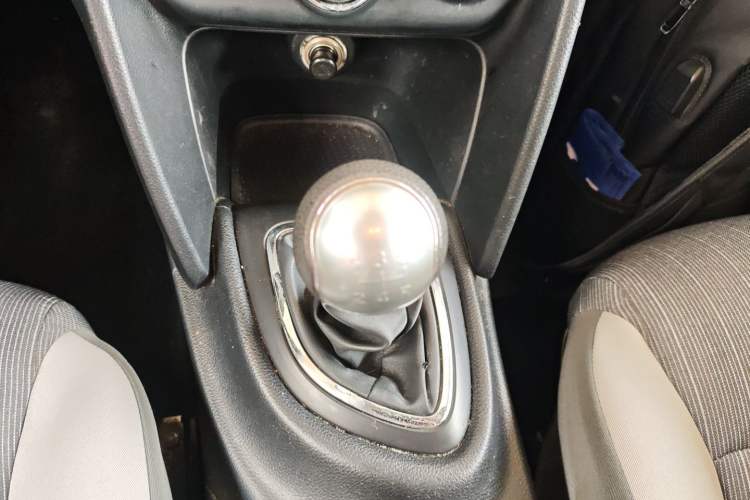 Used Fiat Viaggio 2015 1.4T Manual Enjoyment Edition Gear Lever