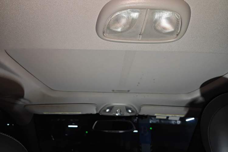 Used Fiat Viaggio 2015 1.4T Automatic Smart Edition Headliner