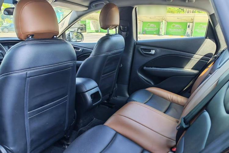Used Fiat Viaggio 2015 1.4T Automatic Enjoyment Edition Interior 3