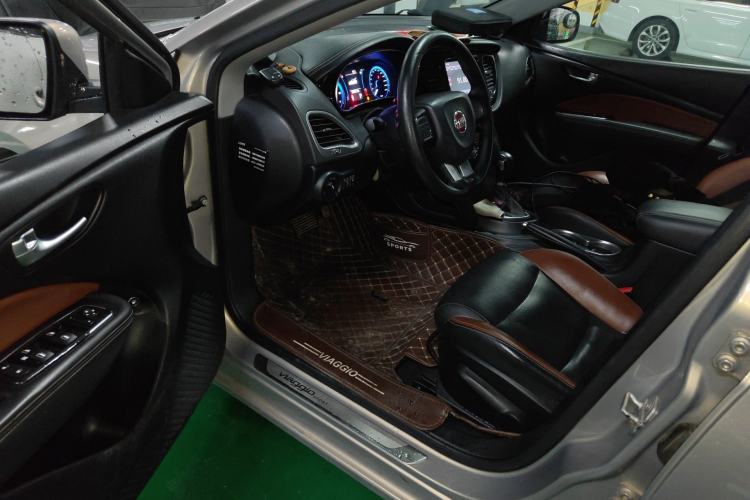Used Fiat Viaggio 2015 1.4T Automatic Jingxiang Edition Interior 3