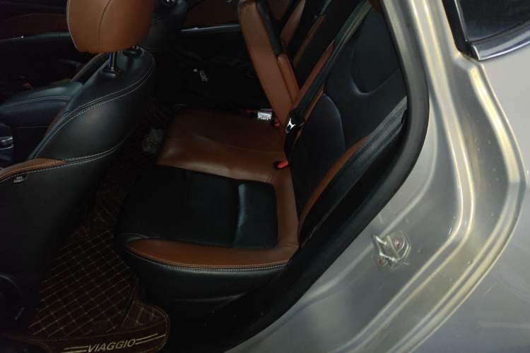 Used Fiat Viaggio 2015 1.4T Automatic Jingxiang Edition Interior 4