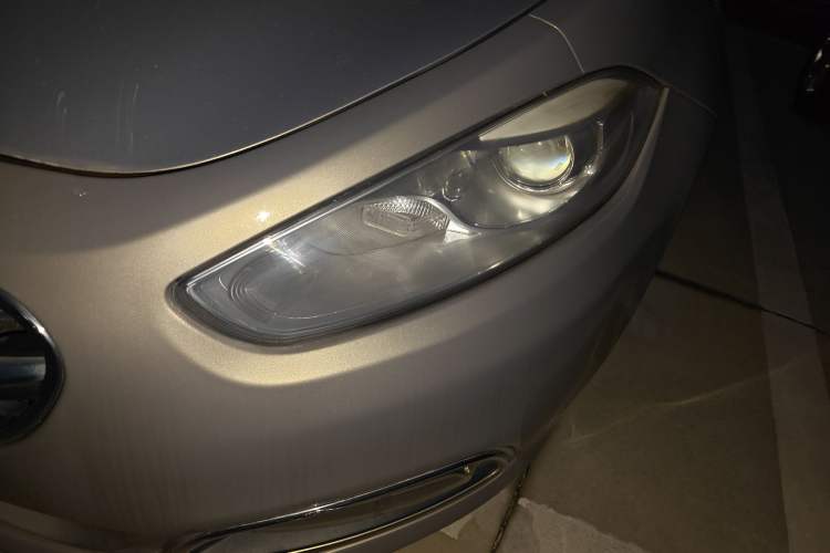 Used Fiat Viaggio 2015 1.4T Automatic Enjoyment Edition Left Front Headlight
