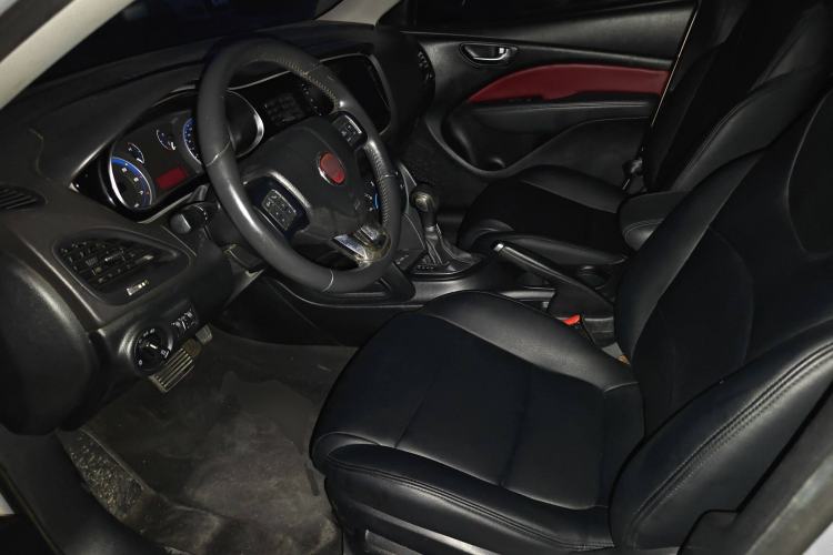 Used Fiat Viaggio 2015 1.4T Automatic Enjoyment Edition Left Front Seat