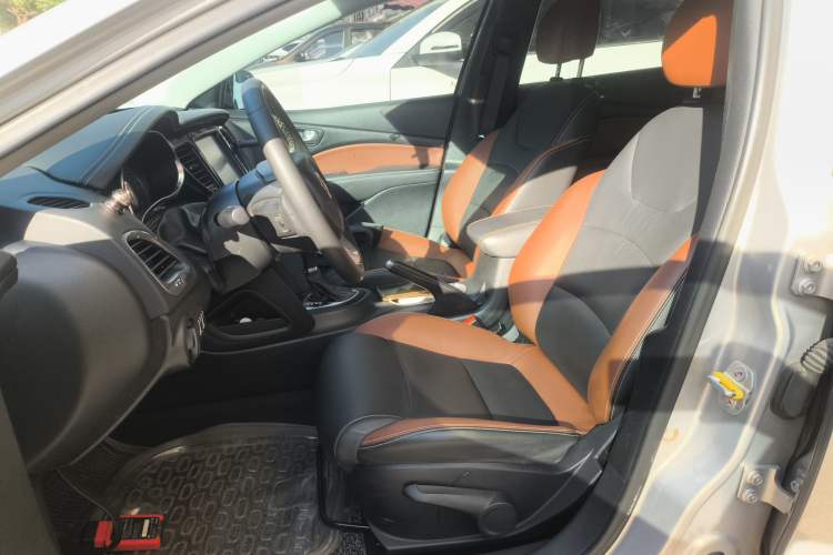 Used Fiat Viaggio 2015 1.4T Automatic Jingxiang Edition Left Front Seat
