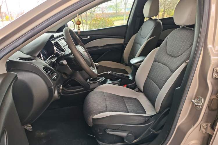 Used Fiat Viaggio 2015 1.4T Manual Enjoyment Edition Left Front Seat