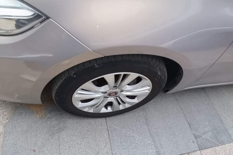 Used Fiat Viaggio 2015 1.4T Automatic Jingxiang Edition Left Front Wheel Hub
