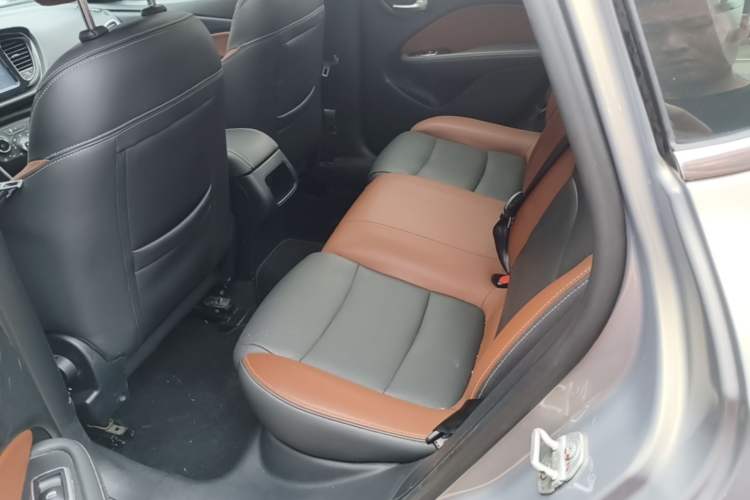Used Fiat Viaggio 2015 1.4T Automatic Jingxiang Edition Left Rear Seat