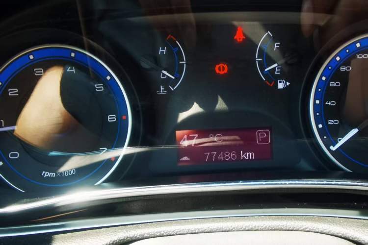 Used Fiat Viaggio 2015 1.4T Automatic Enjoyment Edition Odometer Close Up