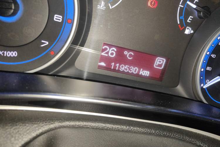 Used Fiat Viaggio 2015 1.4T Automatic Enjoyment Edition Odometer Close Up