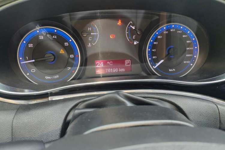 Used Fiat Viaggio 2015 1.4T Automatic Enjoyment Edition Odometer Close Up