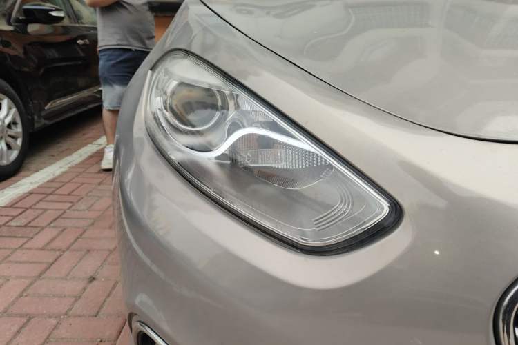 Used Fiat Viaggio 2015 1.4T Manual Jingxiang Edition Right Front Headlight