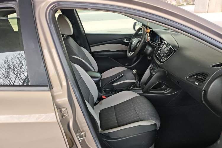 Used Fiat Viaggio 2015 1.4T Manual Enjoyment Edition Right Front Seat