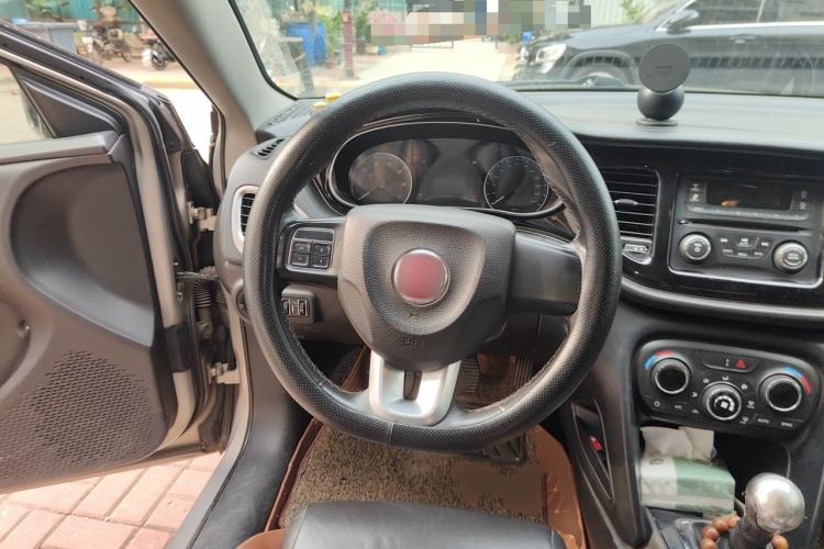 Used Fiat Viaggio 2015 1.4T Manual Jingxiang Edition Steering Wheel