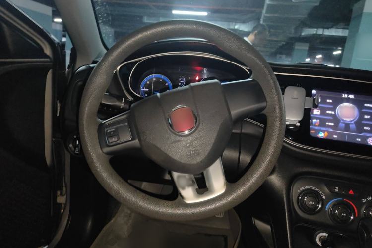Used Fiat Viaggio 2015 1.4T Automatic Enjoyment Edition Steering Wheel