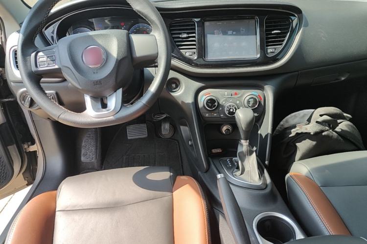 Used Fiat Viaggio 2015 1.4T Automatic Jingxiang Edition Center Console