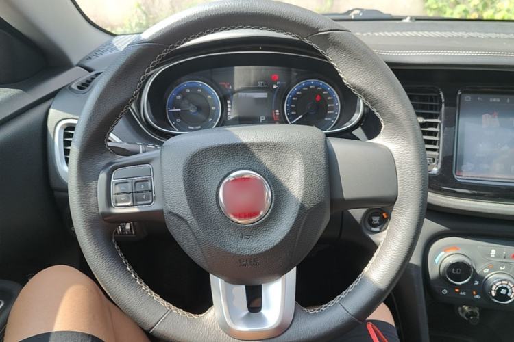 Used Fiat Viaggio 2015 1.4T Automatic Jingxiang Edition Steering Wheel