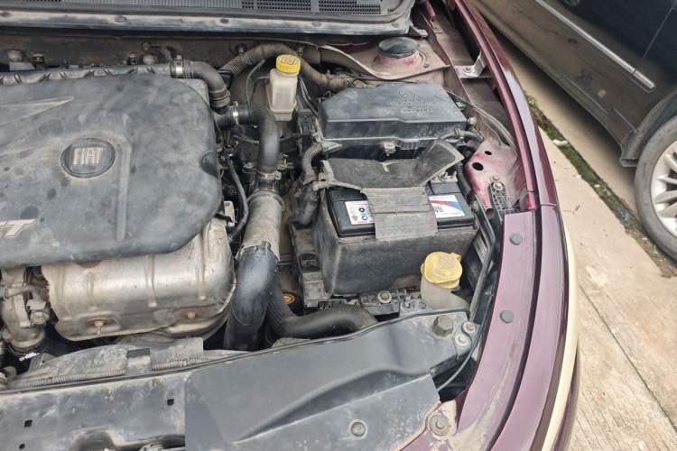 Used Fiat Viaggio 2015 1.4T Automatic Jingxiang Edition Engine Bay Left