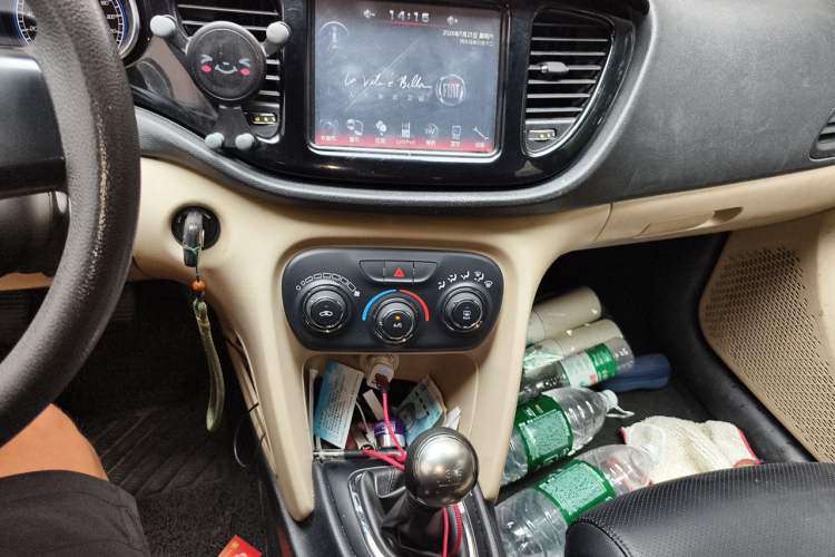 Used Fiat Viaggio 2015 1.4T Manual Enjoyment Edition Audio And AC Panel