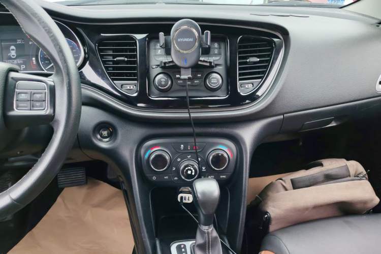 Used Fiat Viaggio 2015 1.4T Automatic Jingxiang Edition Audio And AC Panel