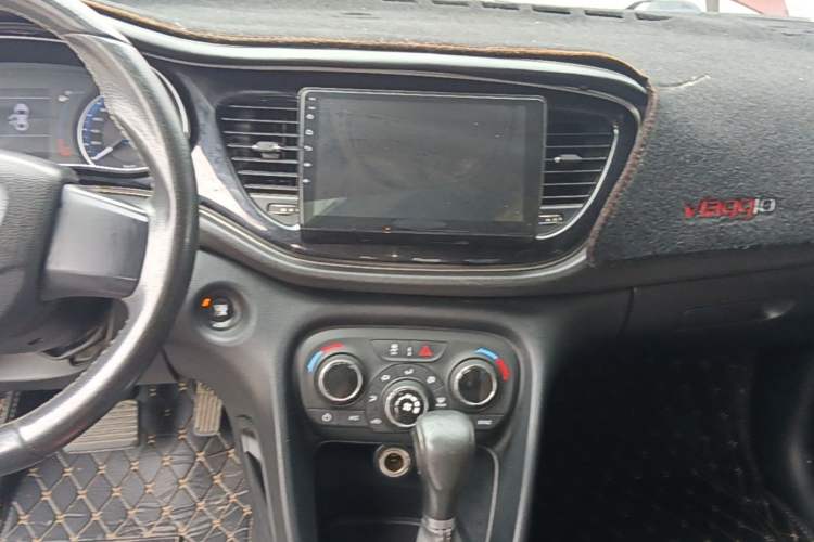 Used Fiat Viaggio 2015 1.4T Automatic Jingxiang Edition Audio And AC Panel