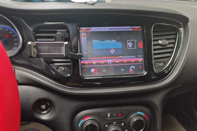 Used Fiat Viaggio 2015 1.4T Automatic Jingxiang Edition Audio And AC Panel