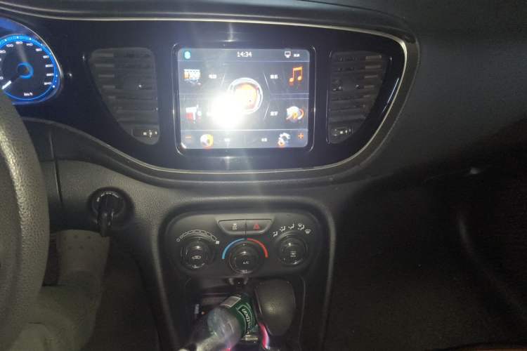 Used Fiat Viaggio 2015 1.4T Automatic Enjoyment Edition Audio And AC Panel