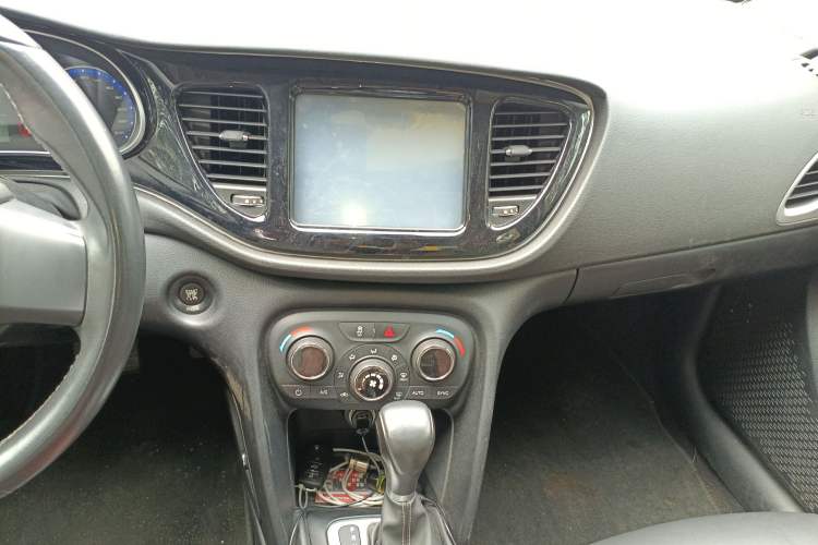 Used Fiat Viaggio 2015 1.4T Automatic Jingxiang Edition Audio And AC Panel