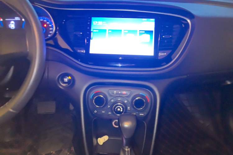 Used Fiat Viaggio 2015 1.4T Automatic Jingxiang Edition Audio And AC Panel