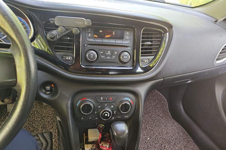 Used Fiat Viaggio 2015 1.4T Automatic Jingxiang Edition Audio And AC Panel