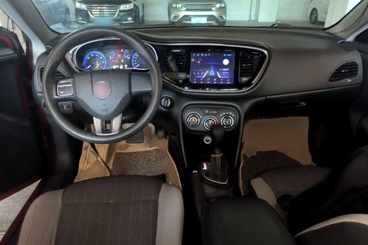 Used Fiat Viaggio 2015 1.4T Automatic Enjoyment Edition Center Console