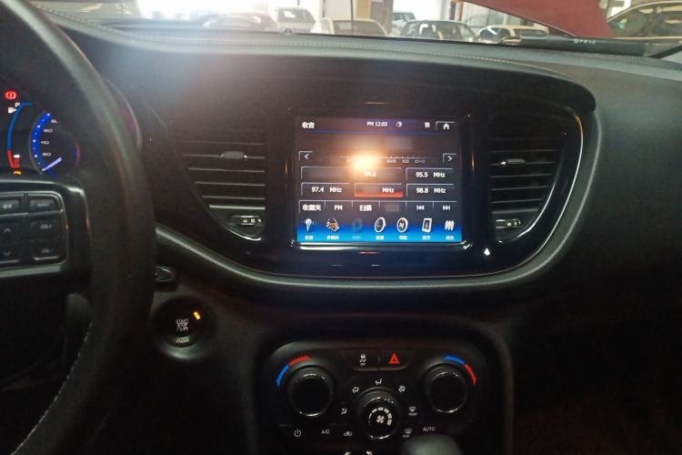 Used Fiat Viaggio 2015 1.4T Automatic Jingxiang Edition Center Console