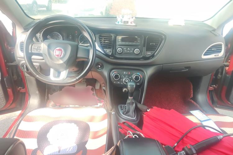 Used Fiat Viaggio 2015 1.4T Automatic Jingxiang Edition Center Console